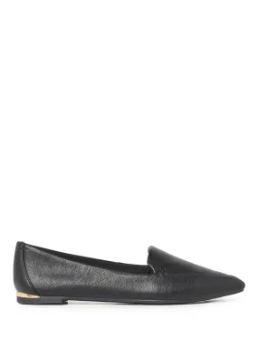 Layla Pointed Flat